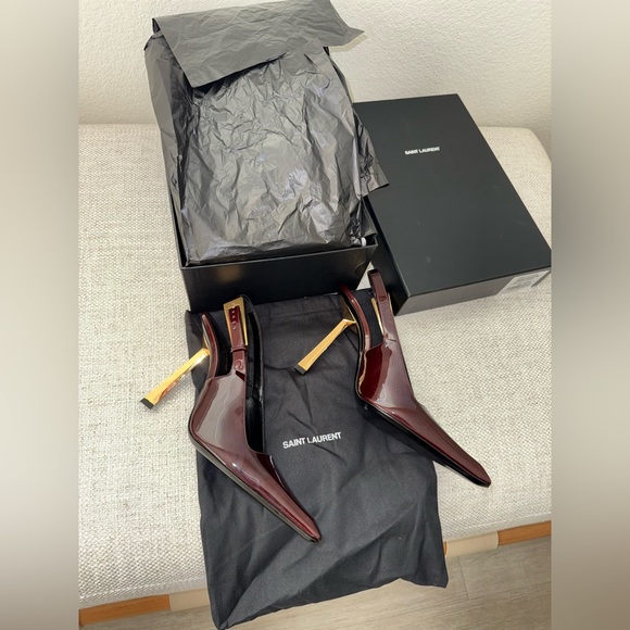 SAINT LAURENT LEE EMBELLISHED PATENT LEATHER SLINGBACK PUMP - Picture 14 of 16